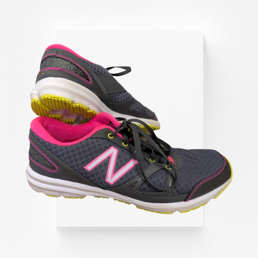 New Balance 577 Cross Training Shoes Gray Pink Sneakers 8